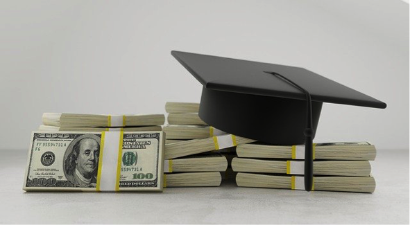 Understanding Scholarships, Grants and Loans for International Students