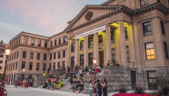 University of Ottawa Entrance Scholarships for African Students Studying in English in Canada 20222023
