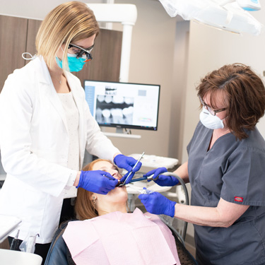 Best Dental Assistant Schools In Florida | Cost, Requirement & How To Apply