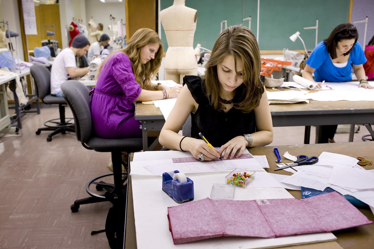 Best Fashion Schools in San Diego | Cost, Requirement & How To Apply