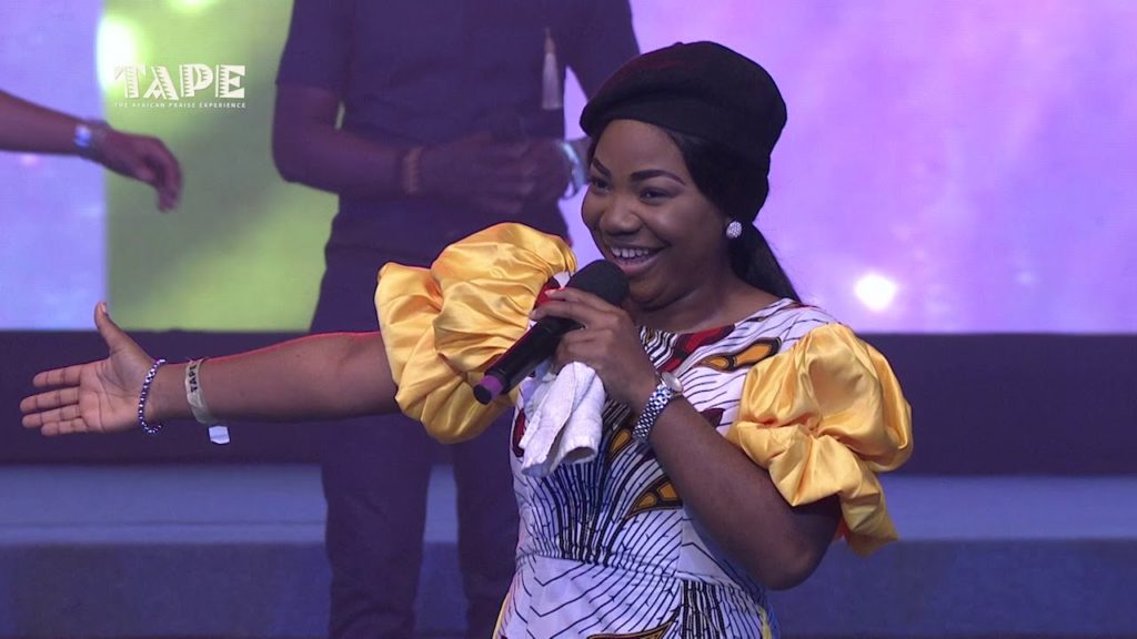 Mercy-Chinwo-at-The-African-Praise-Experience-TAPE